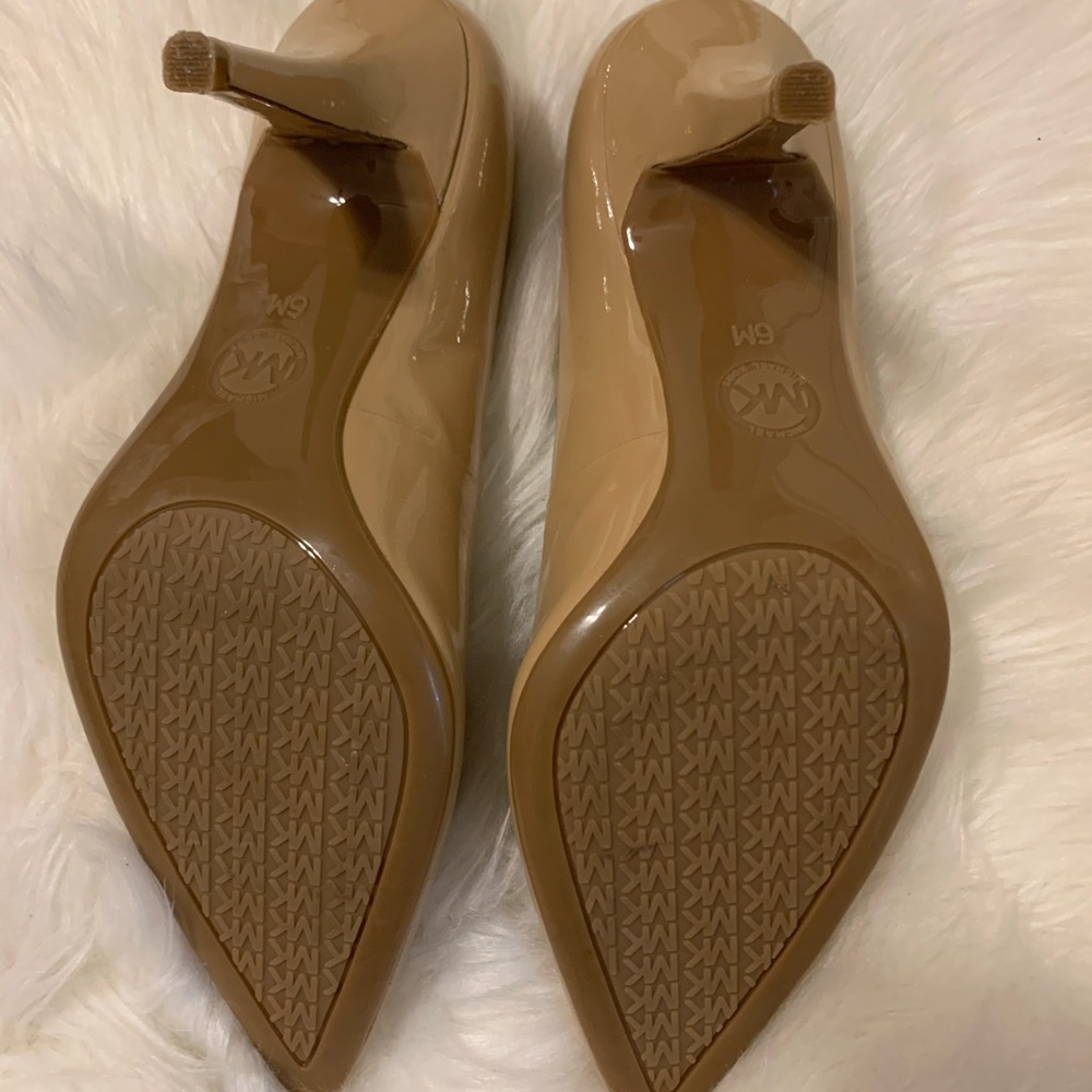 Heels - Picture 4 of 4